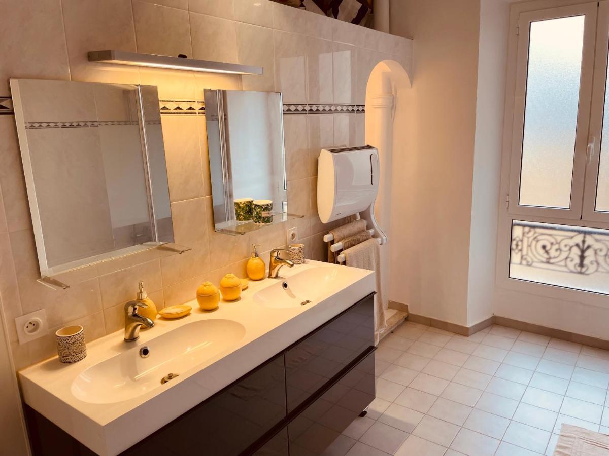 Nice Renting - Paganini - Spacious Apartment - 2 Bedrooms - King Bed - Bathtub - Heart Of Nizza Kültér fotó