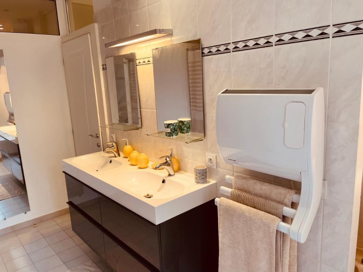 Nice Renting - Paganini - Spacious Apartment - 2 Bedrooms - King Bed - Bathtub - Heart Of Nizza Kültér fotó