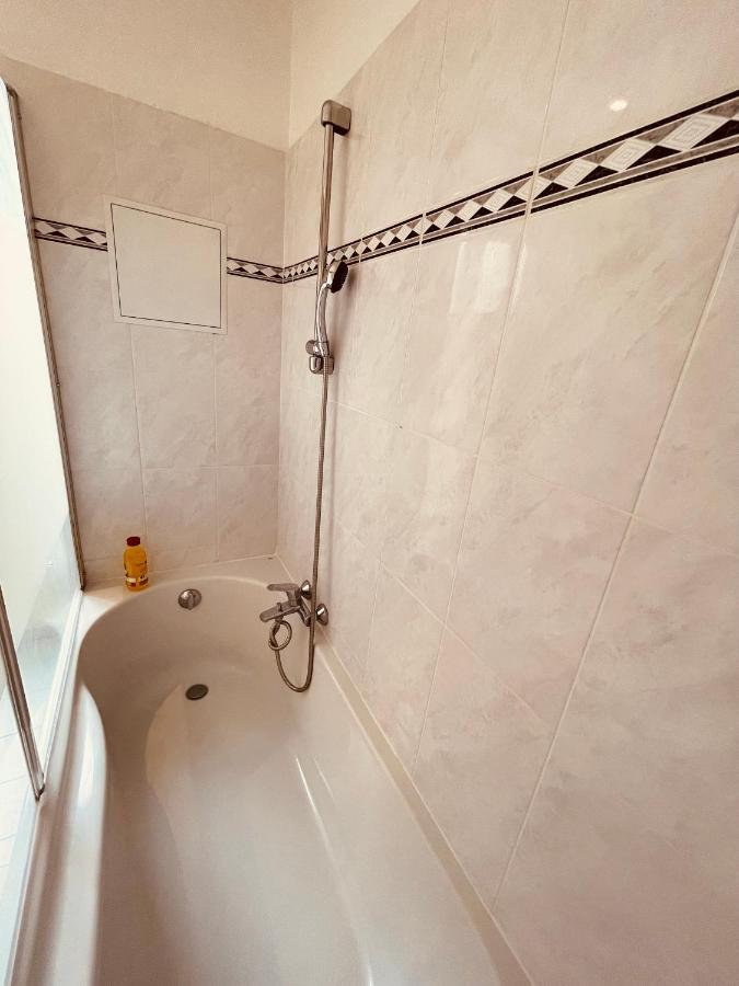 Nice Renting - Paganini - Spacious Apartment - 2 Bedrooms - King Bed - Bathtub - Heart Of Nizza Kültér fotó